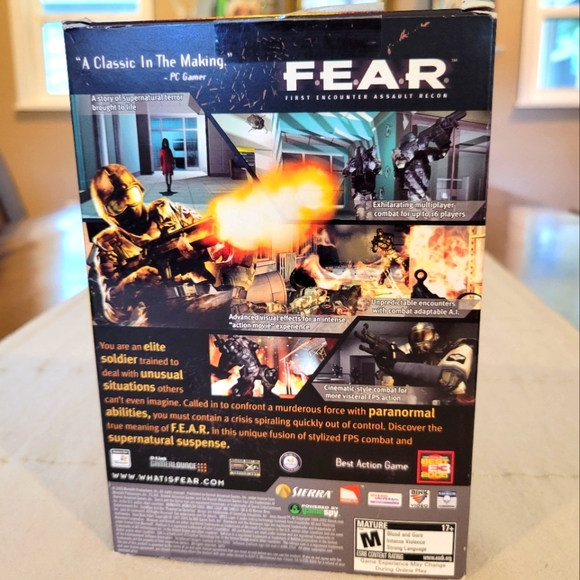 2005 FEAR PC Gamers Editors Choice Edition - Picture 2 of 16